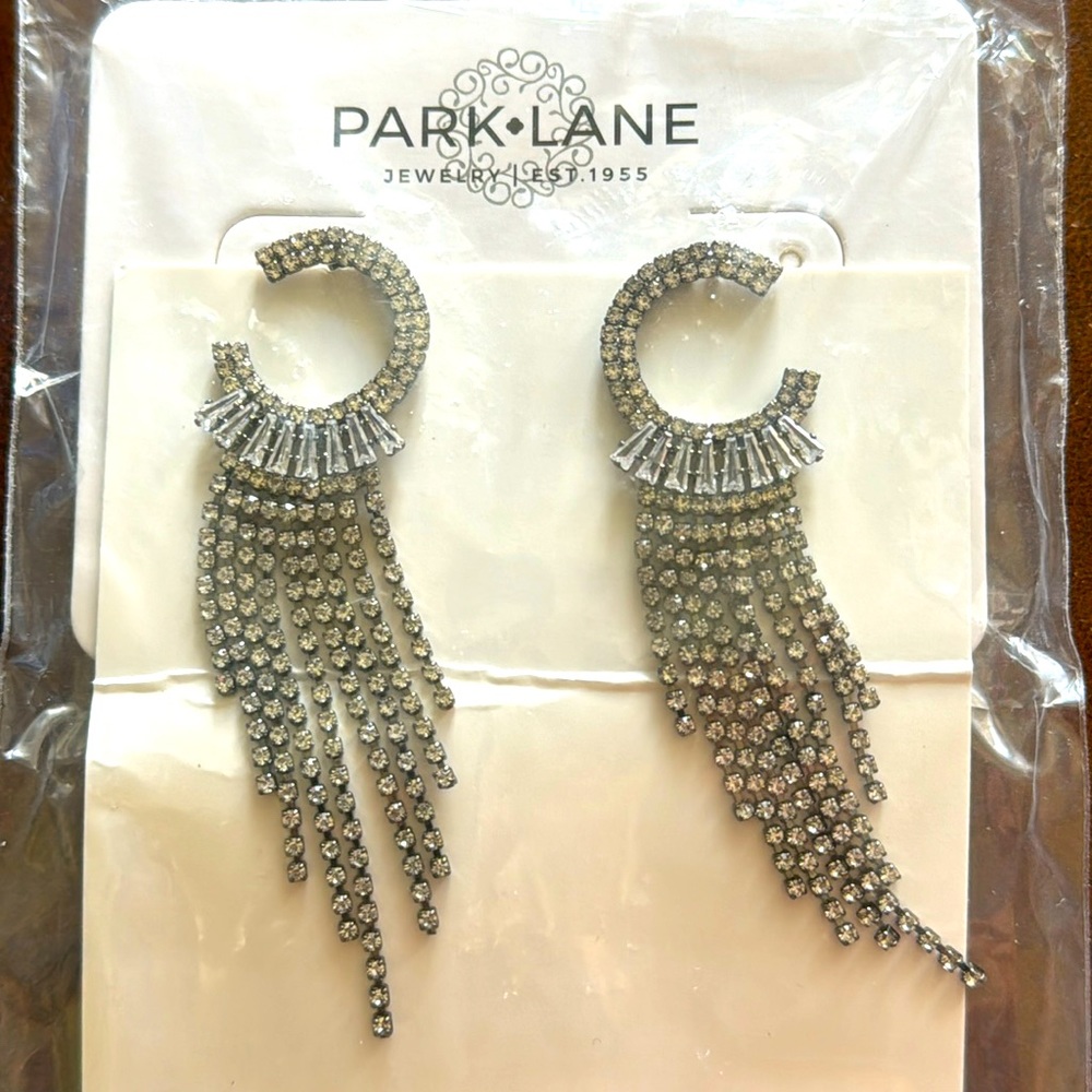 Park Lane Vintage looking earrings.NWT